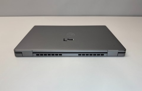 DELL Renew | REFURBISHED Grade B Dell Latitude 5330 | 13.3 " | FHD | Intel Core i3 | i3-1215U | 16 GB | Solid-state drive capaci