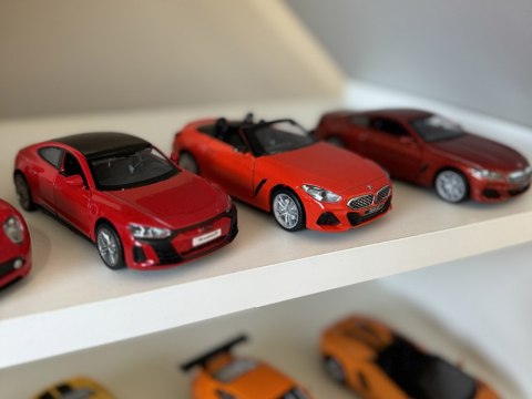 Model kolekcjonerski AUDI RS e-tron GT 1:36 metalowe auto dźwięki ZA5047